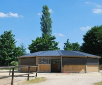 Covered Circular Horse Walker Covered Circular Horse Walker