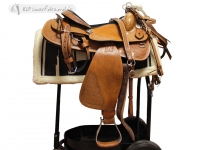 Complete Saddle