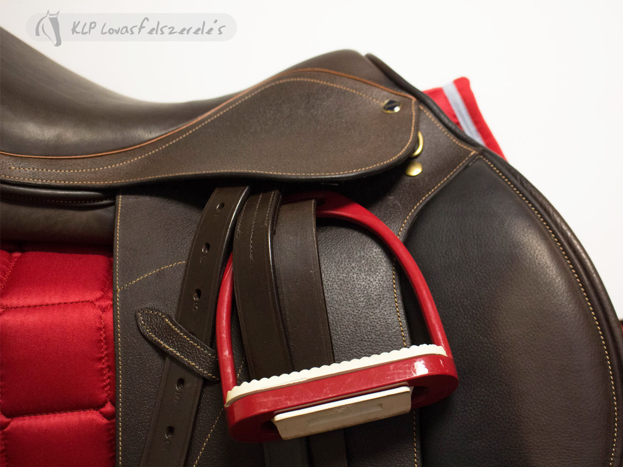 Daslö Close Contact Jumping Saddle Complete Set - KLP Lovasfelszerelés